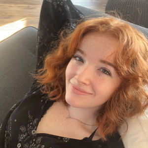 Meet your Posher, Chloe